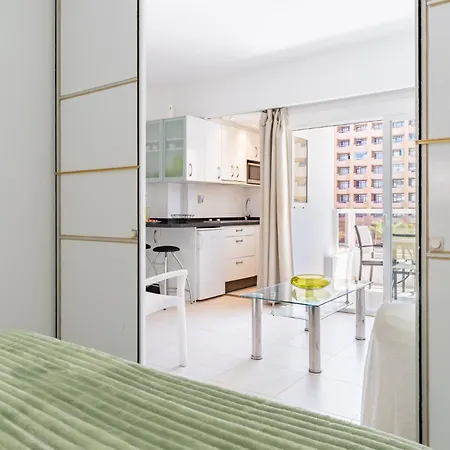 Apartament Pyr And Pool Views