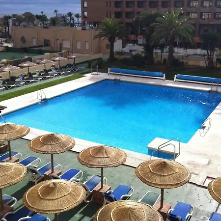 Pyr Private Sunny Pool Side Apartment