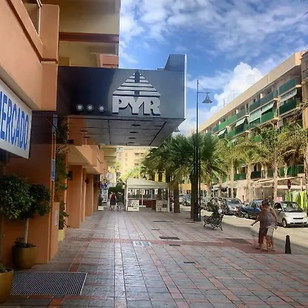 Pyr Private Sunny Pool Side Fuengirola