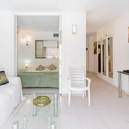 Pyr And Pool Views Appartement