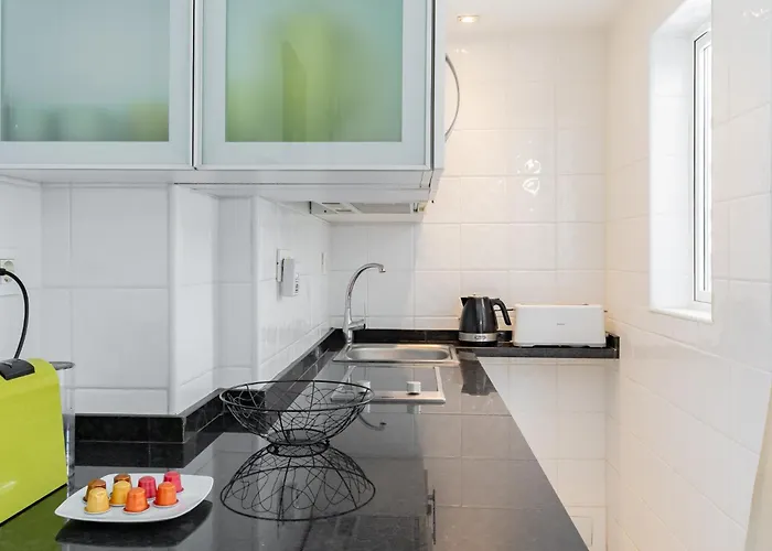 Pyr And Pool Views 公寓 丰希罗拉