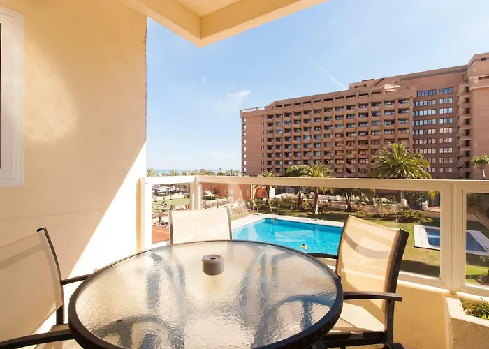 公寓 Pyr And Pool Views