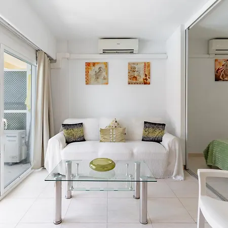 Lägenhet Pyr And Pool Views *