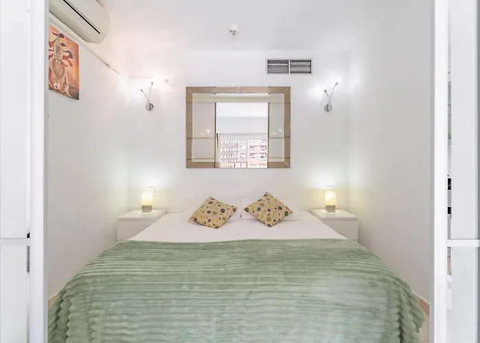 Pyr And Pool Views Lägenhet